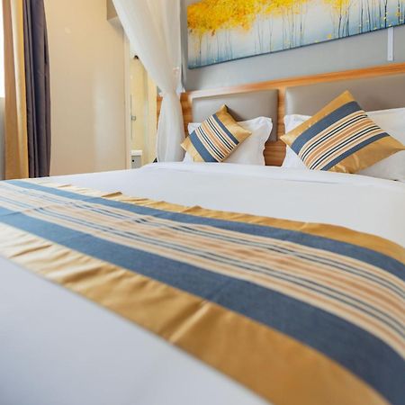 Raha Hotel & Suites Nairobi Bagian luar foto