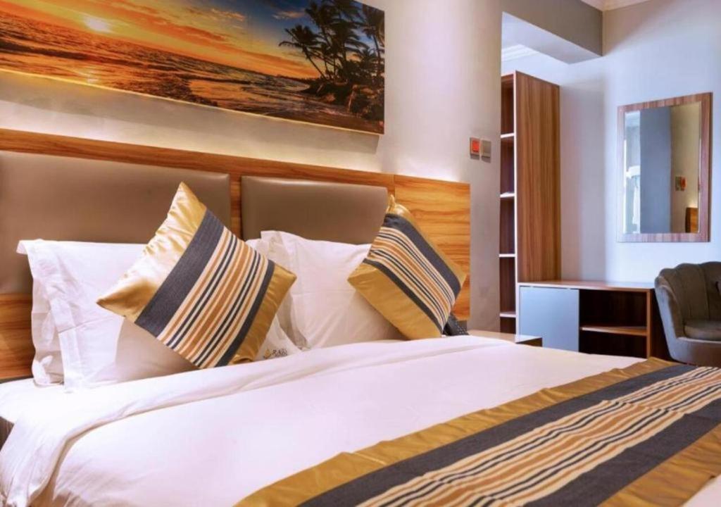 Raha Hotel & Suites Nairobi Bagian luar foto