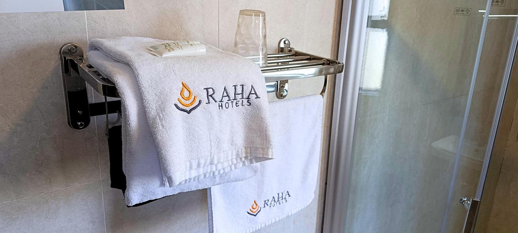 Raha Hotel & Suites Nairobi Bagian luar foto
