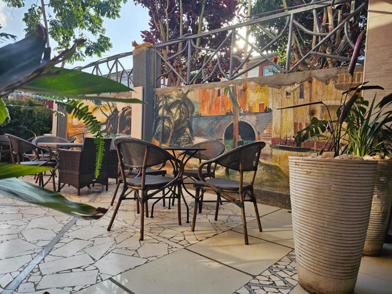 Raha Hotel & Suites Nairobi Bagian luar foto